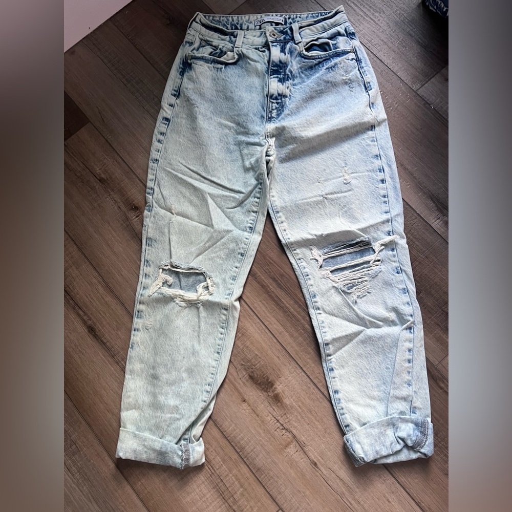 ZARA JEANS DISTRESSED